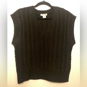 Black knitted vest